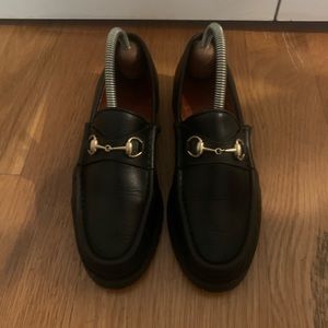 Womens Gucci Loafers. Size 7. Black.